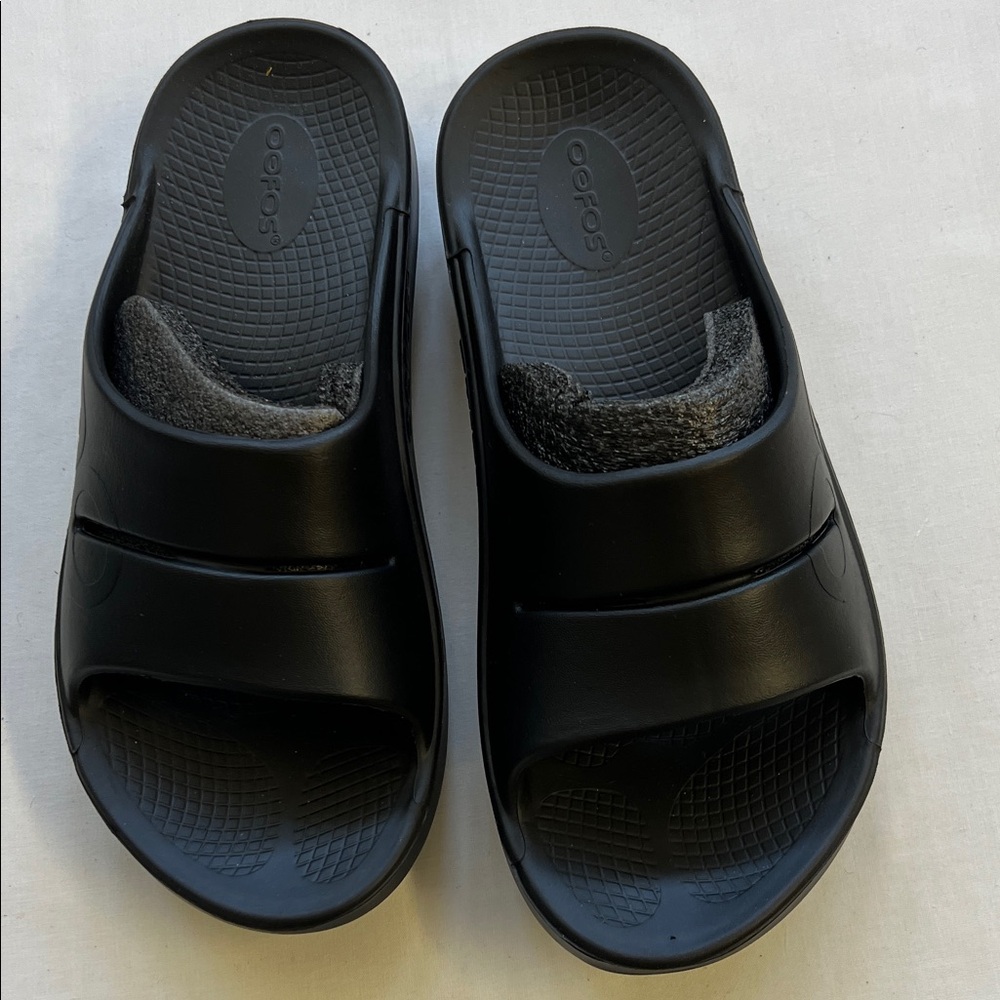 OOFOS Black Slide Sandals